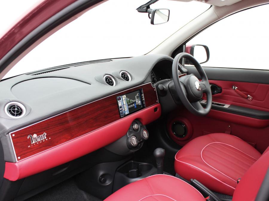 Интерьер Mitsuoka Viewt Sakura 2013 года  (фото 4 из 4)
